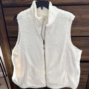 Sonoma Cream Fleece Vest